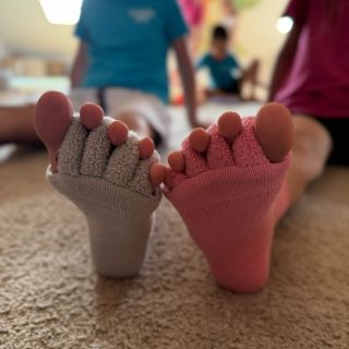 ADJUSTAČNÍ PONOŽKY A REPORT Z @kids_sportkemp V poště nám nedávno přistála zpráva a fotky z testovačky adjustačních...